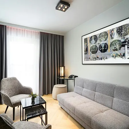 Hotel Leonardo Royal Bonn Airport 4*