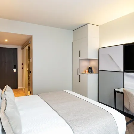 Leonardo Royal Bonn Airport ホテル 4*