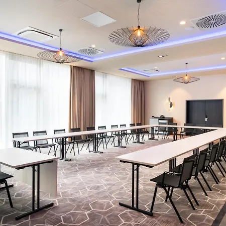 Leonardo Royal Bonn Airport Hotel 4*