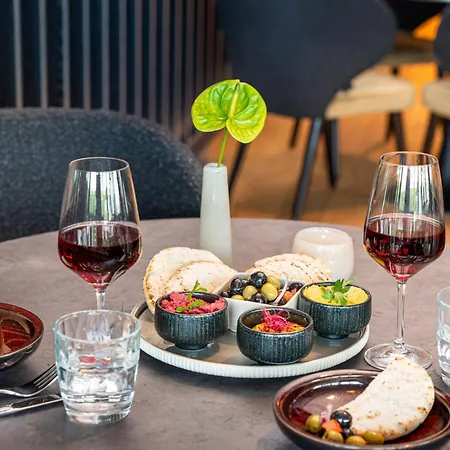 Leonardo Royal Bonn Airport ホテル 4*