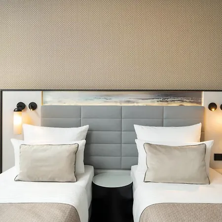 ホテル Leonardo Royal Bonn Airport 4*