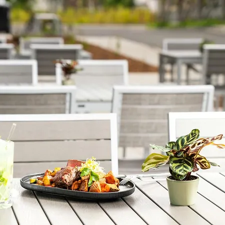 Szálloda Leonardo Royal Bonn Airport Köln