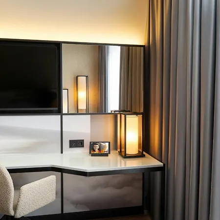 Otel Leonardo Royal Bonn Airport Köln