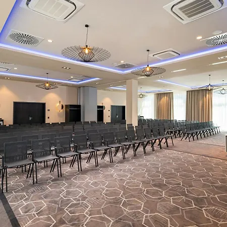 Leonardo Royal Bonn Airport Szálloda Köln