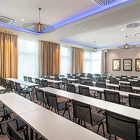 Hotel Leonardo Royal Bonn Airport 4*