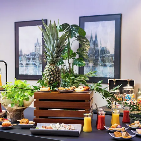 Leonardo Royal Bonn Airport Hotel 4*