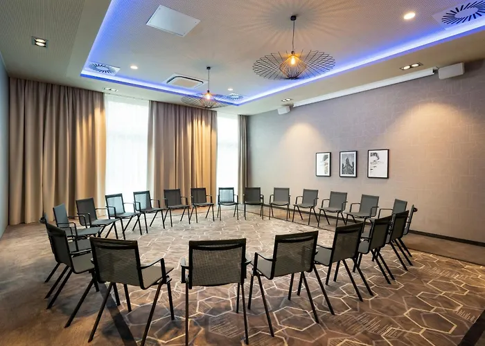 Hotel Leonardo Royal Bonn Airport 4*