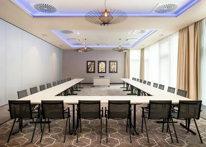 Leonardo Royal Bonn Airport Hotell 4*