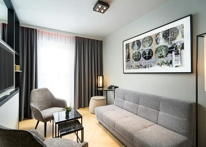 Hotel Leonardo Royal Bonn Airport 4*