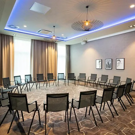 Hotel Leonardo Royal Bonn Airport 4*